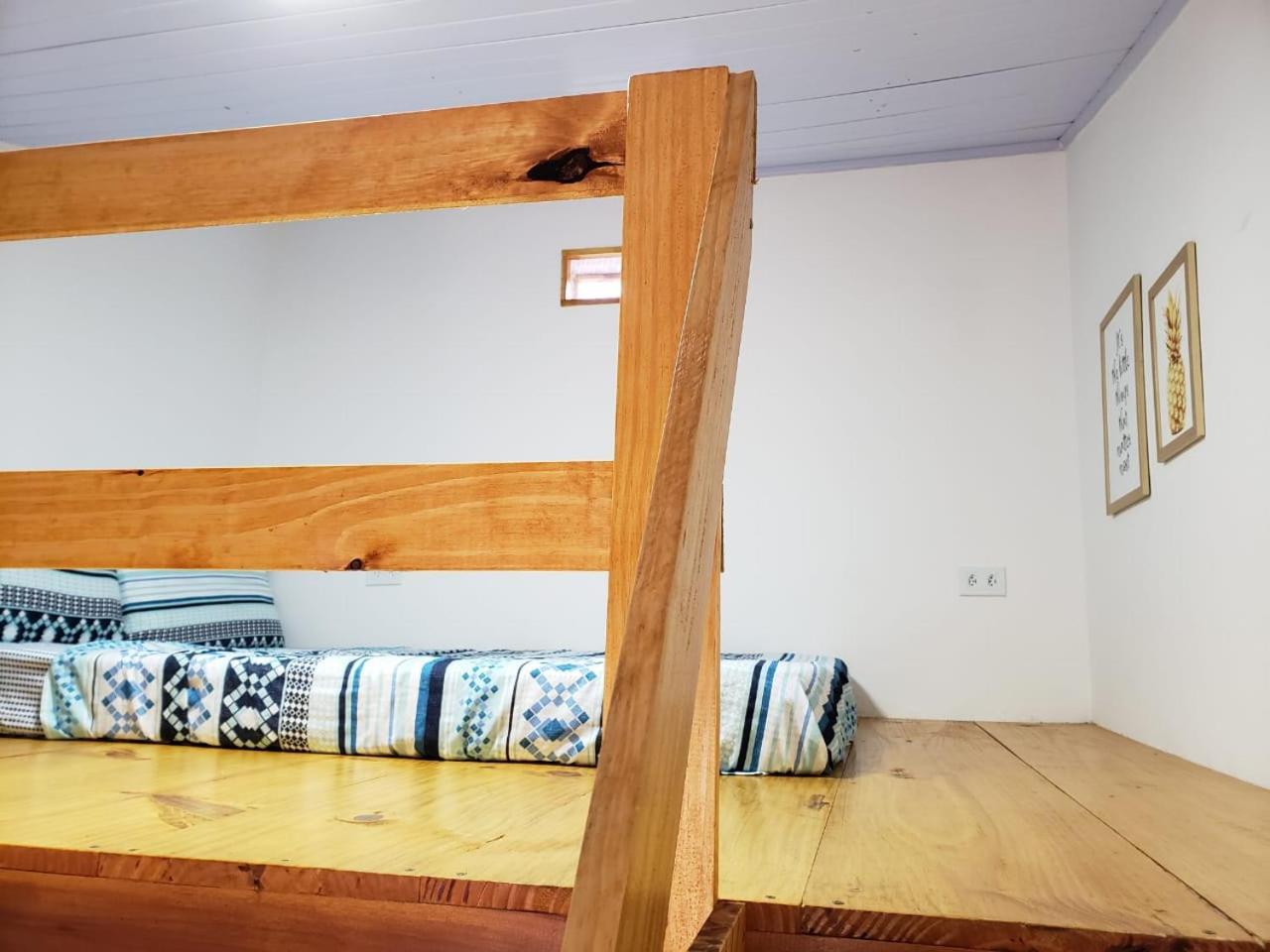 Santo Quintal Hostel 乌巴图巴 外观 照片